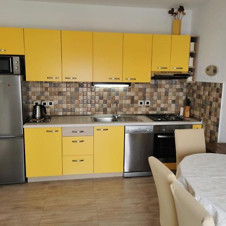 Apartman Ante Brela Buitenkant foto