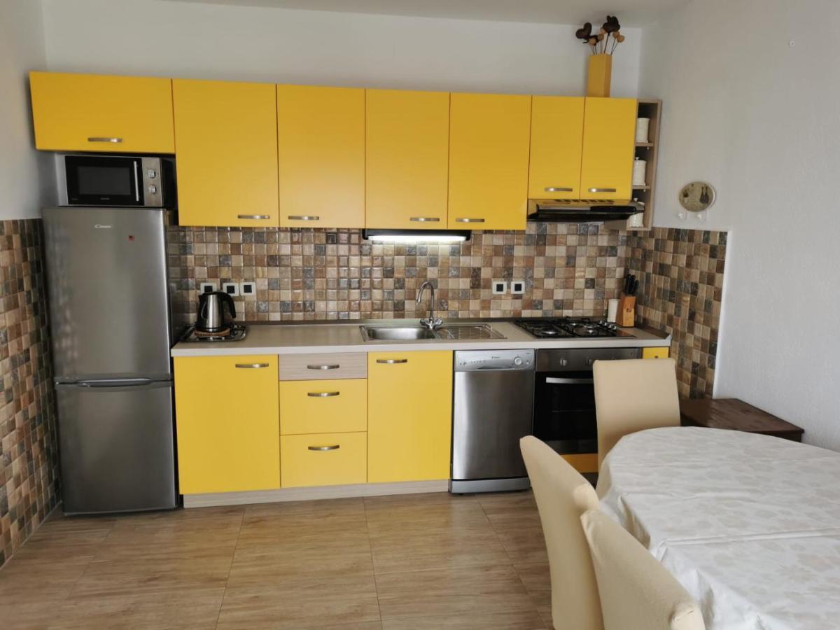 Apartman Ante Brela Buitenkant foto